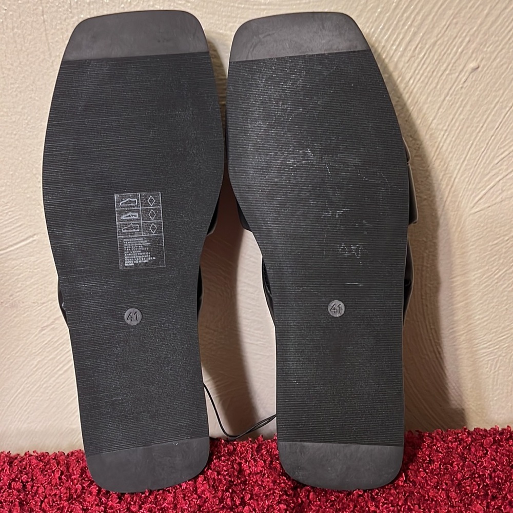 H&M Womens Slides Sandals Black Knot Front Slip Ons 9.5 - Picture 4 of 8